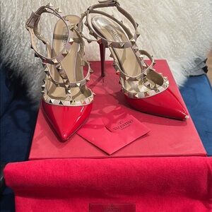 Valentino Garavani Red Rockstud Stiletto Pumps(39/8)